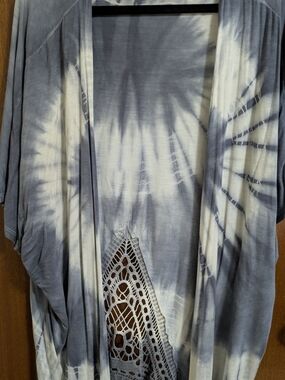Women's Gray Tie-Dye Open Front Tunic with Crochet Panel